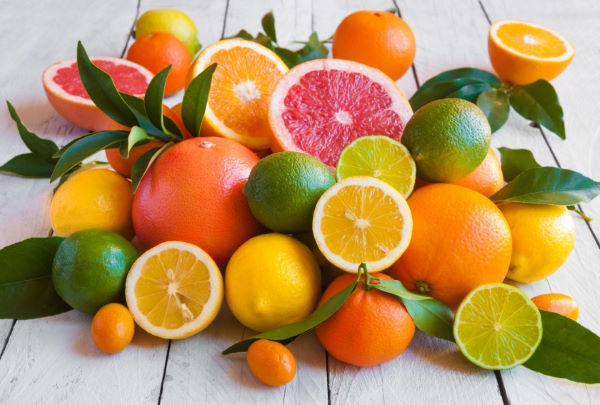 Πορτοκάλι, grapefruit και γενικότερα εσπεριδοειδή Είναι φρούτα πλούσια σε βιταμίνες και αντιοξειδωτικά